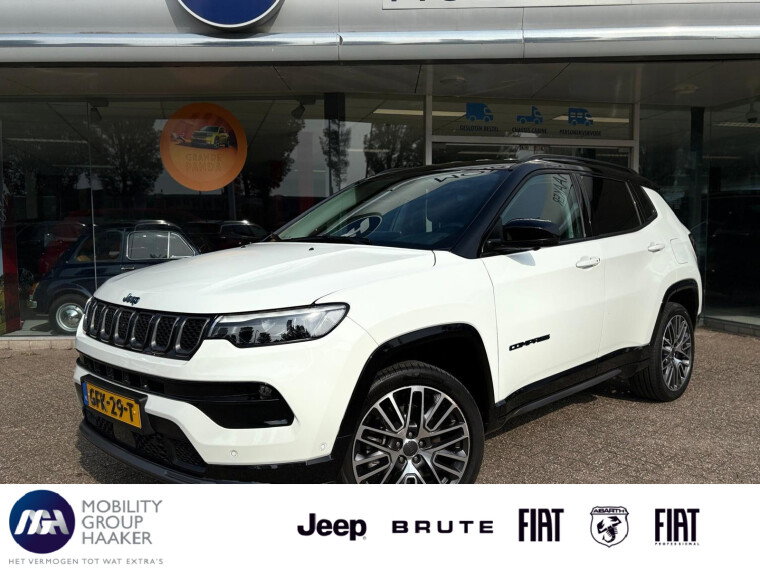 Foto van Jeep Compass 4xe 240 Plug-in Hybrid Electric Summit