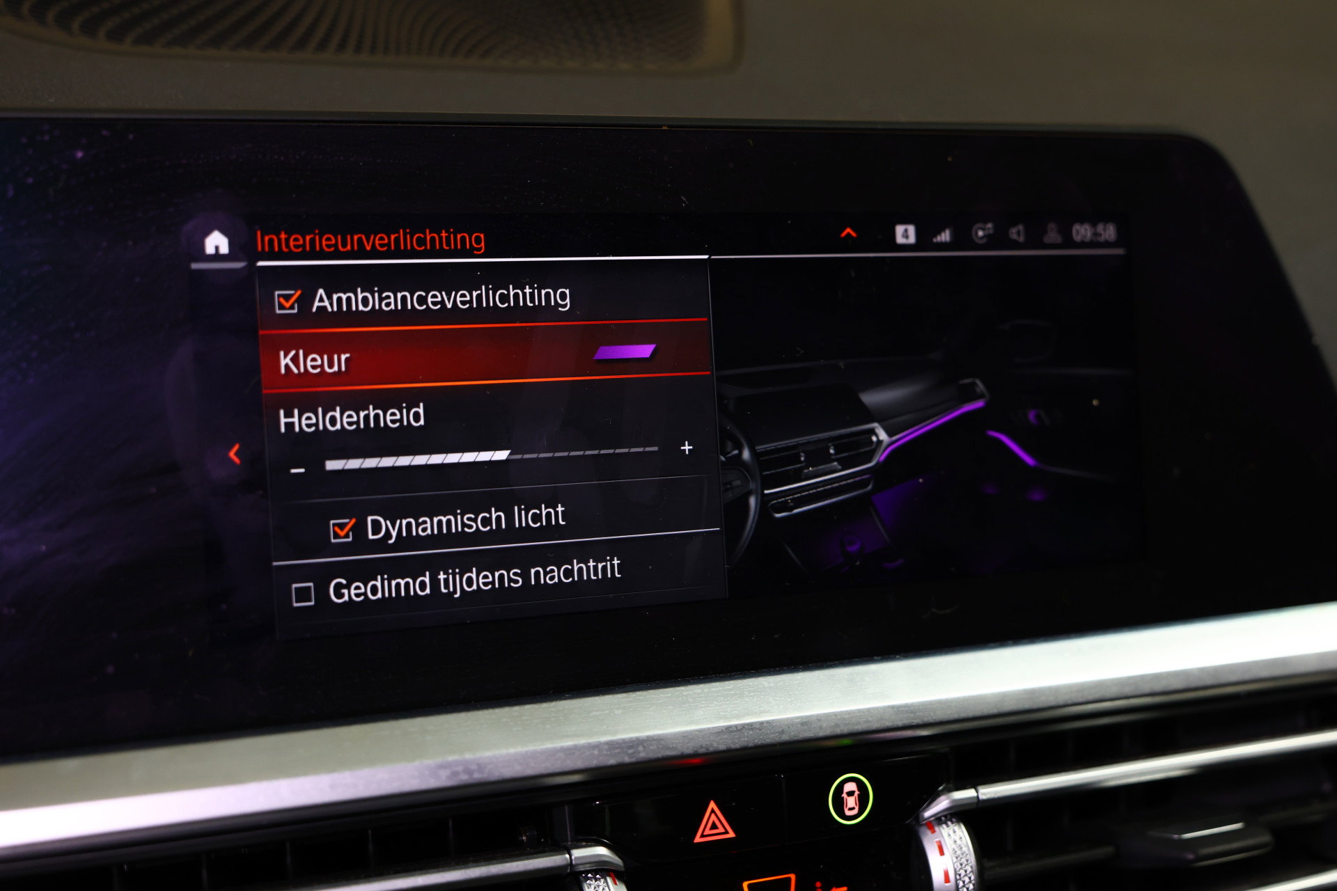 BMW 318i Business M SPORT Edition AVM SPORTLEDER NAVI CARPLAY VIRTUAL '21 - foto 25