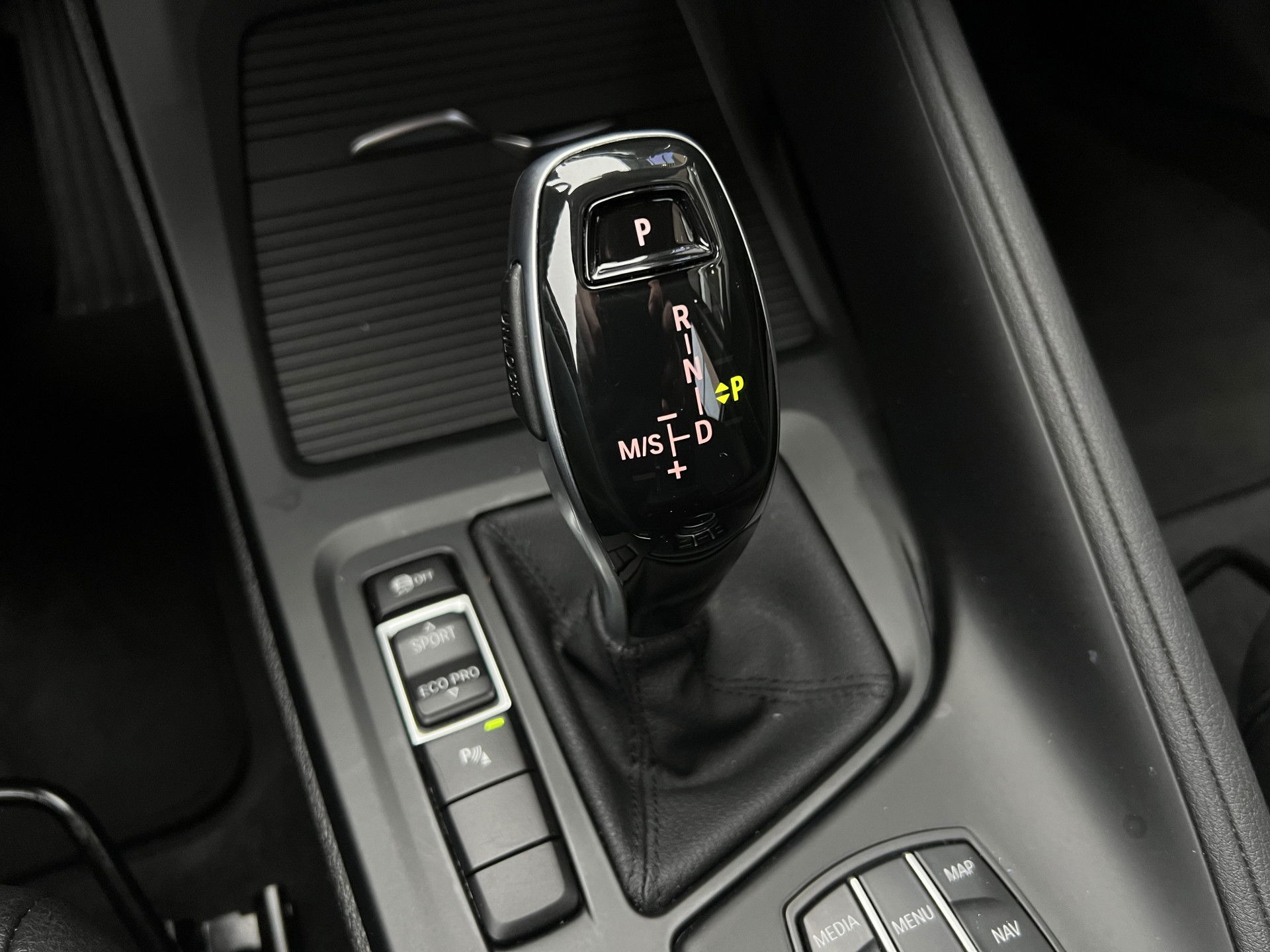 BMW X1 sDrive18i Executive Autobedrijf Schippers, Rijssen & Zuna