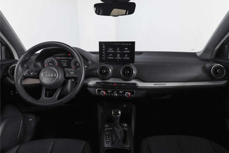 Audi - Q2