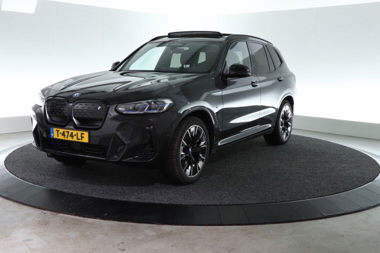 Foto van BMW iX3 M-Sport High Executive 80 kWh