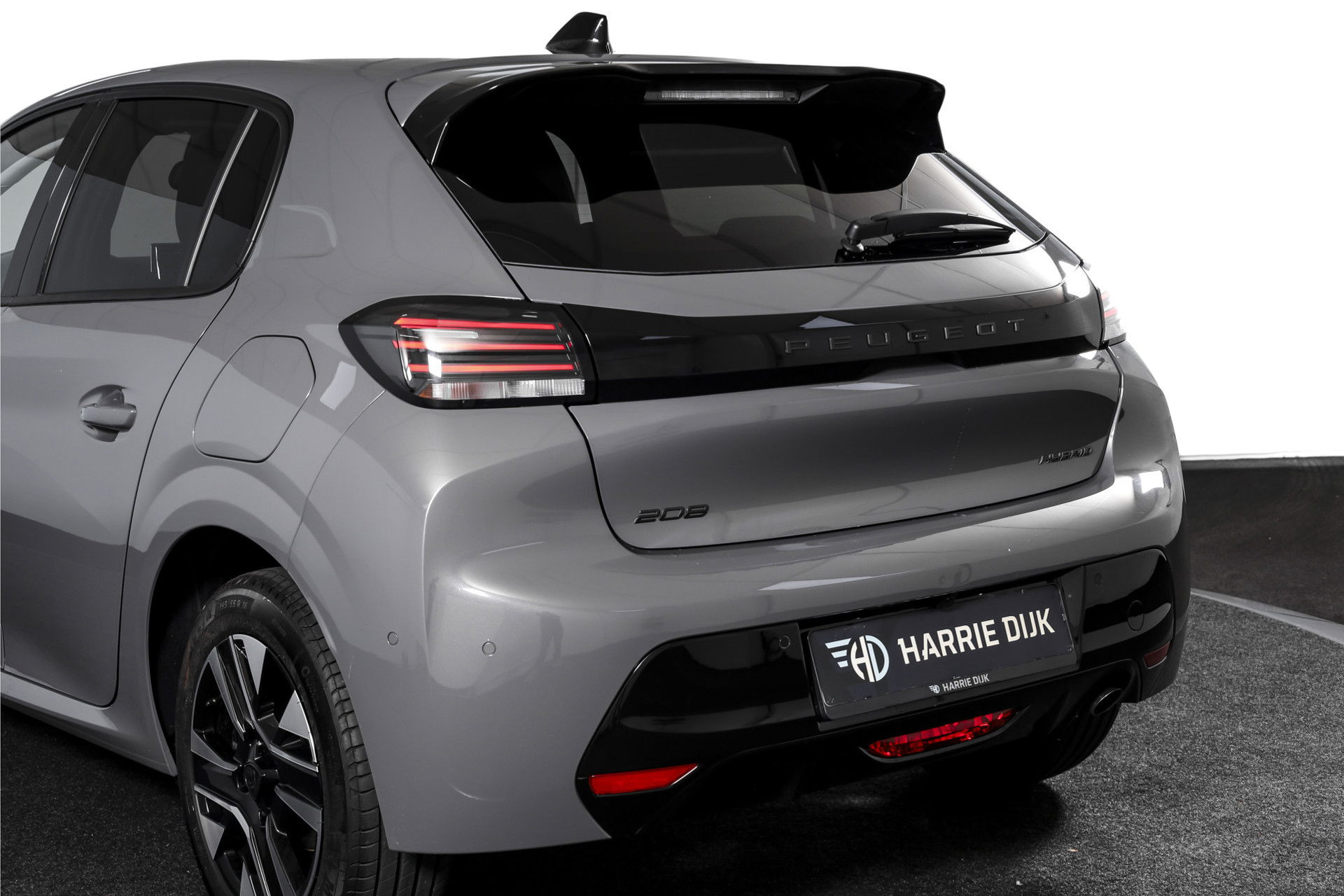 Peugeot - 208