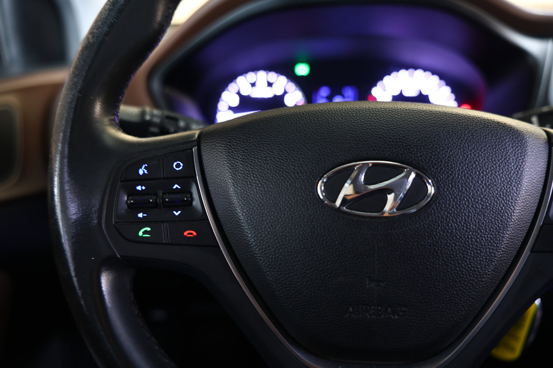 Hyundai 1.2 HP i-Motion Comfort CRUISE CLIMA BT THAAK '15 - foto 14