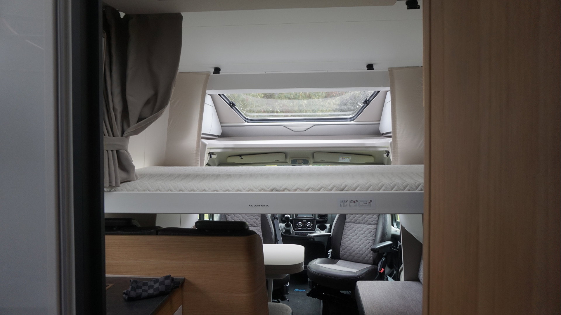 Adria MATRIX 670SC PLUS AUTOMAAT 141 pk Zonnepan. Electr. Fietsendrager / Hefbed 023 - foto 51