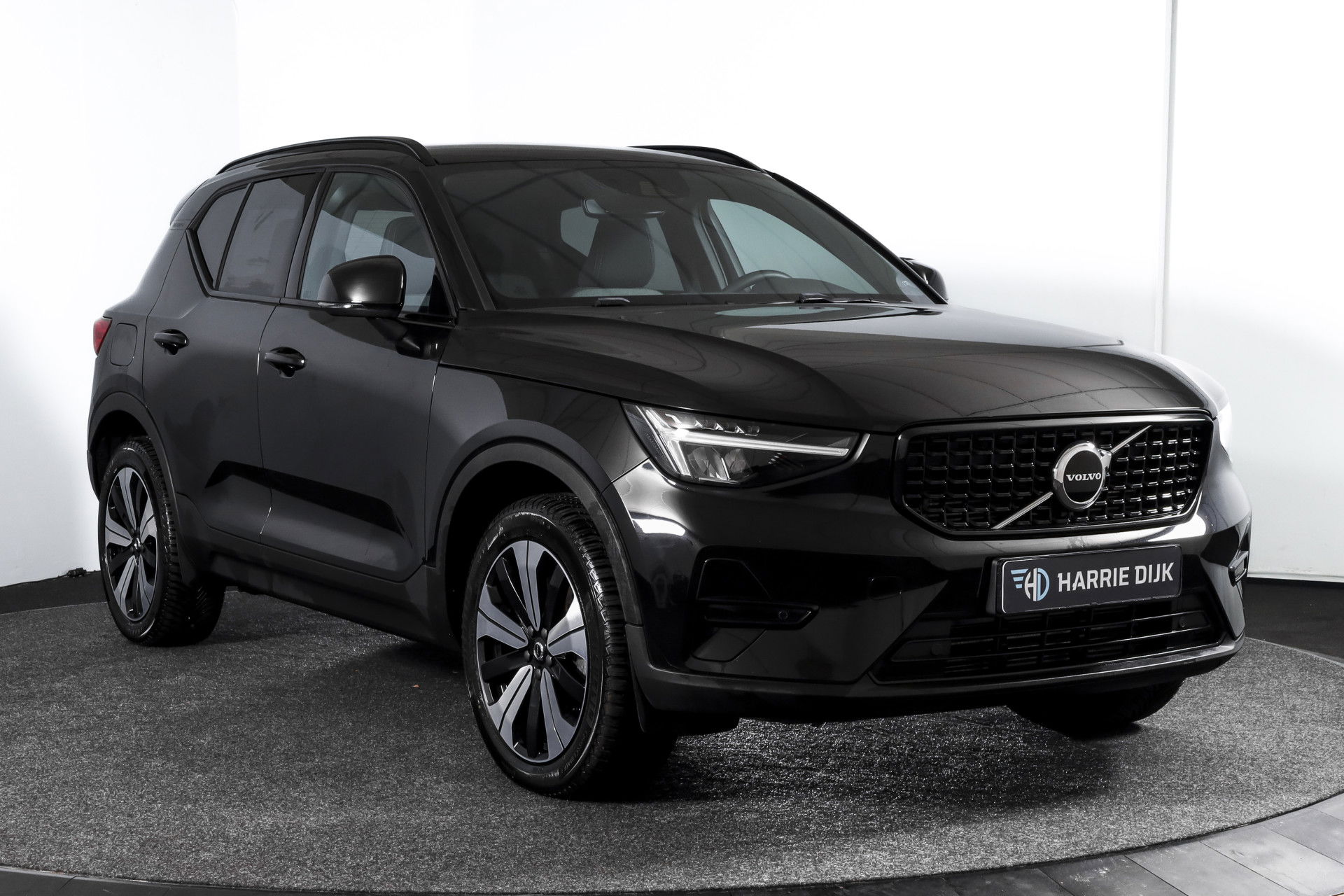 Volvo - XC40