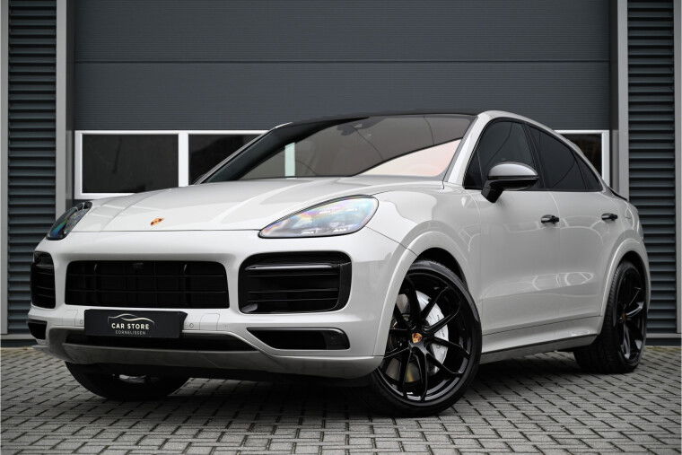 Foto van Porsche Cayenne Coupé 3.0 E-Hybrid / LIGHTWEIGHT / KRIJT GRIJS / PORSCHE APPROVED / SOFTCLOSE / PDLS / BOSE / NL AUTO