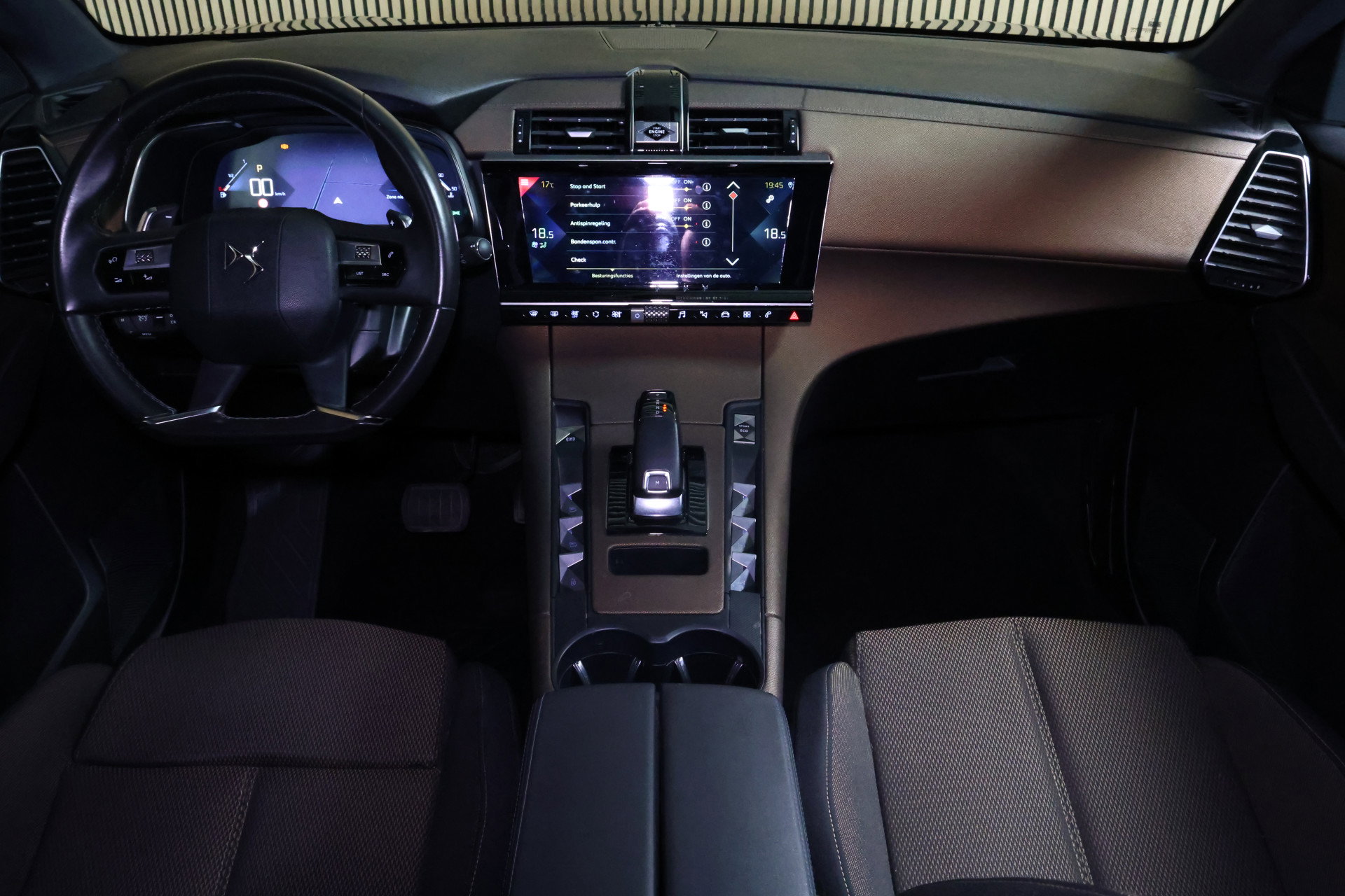 DS Crossback 1.6 PureTech Be Chic AVM AUTOM NAVI CLIMA CARPLAY CRUISE '20 - foto 2