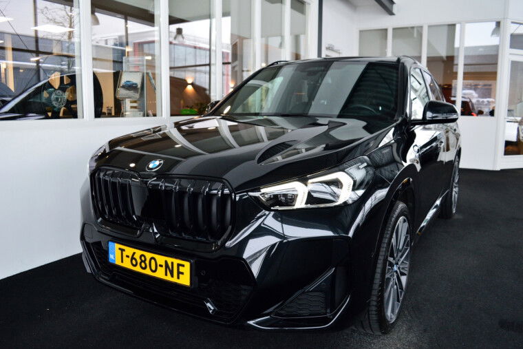 Foto van BMW X1 xDrive23i M-Sportedition (Mild Hybride) | Vol !!