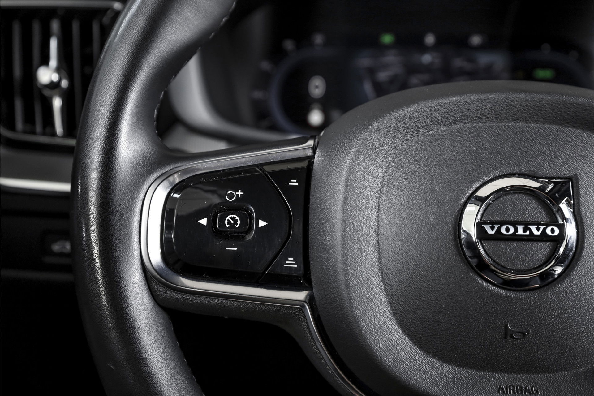 Volvo - XC60
