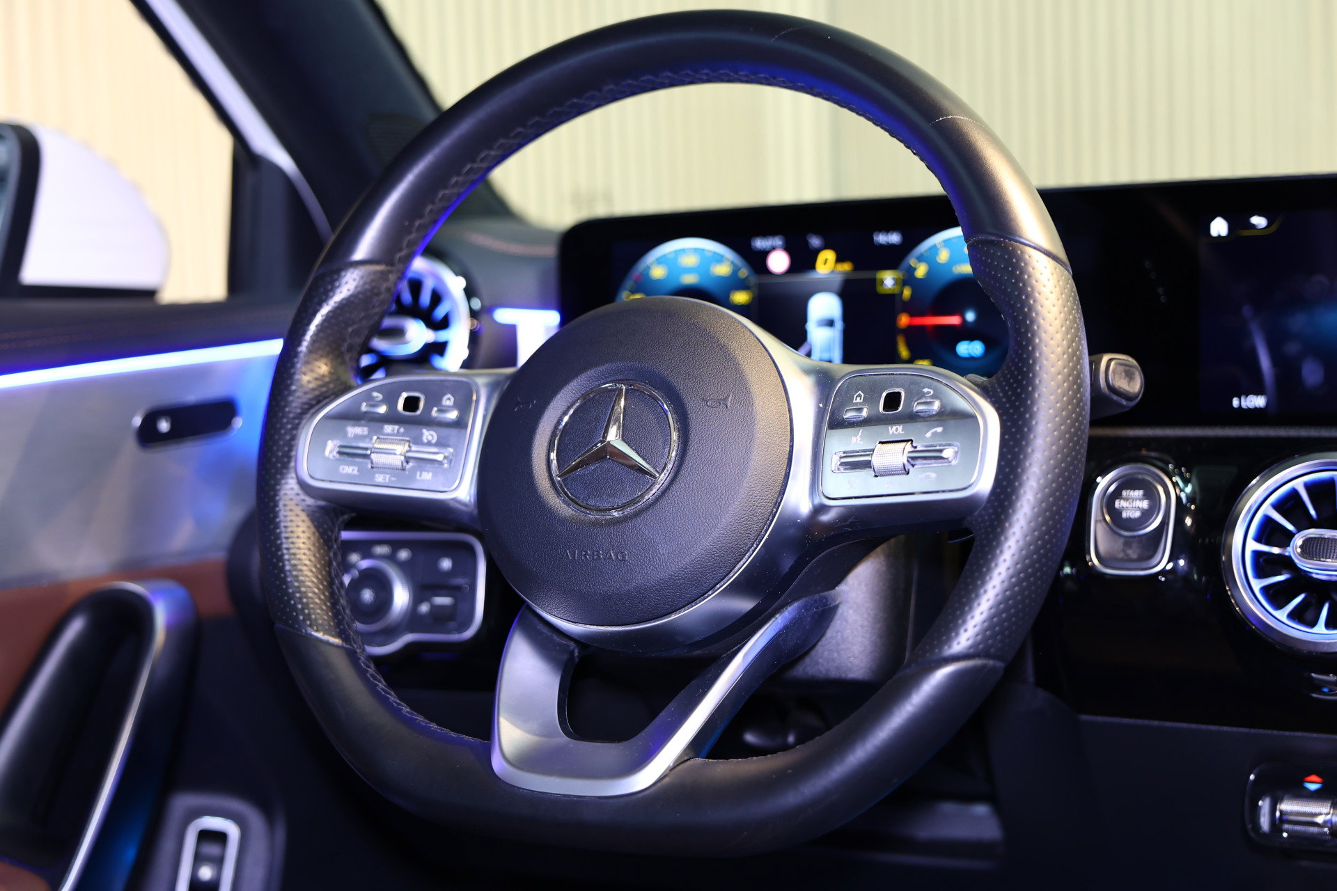 Mercedes-Benz 250e AMG AMBIENTE PANODAK NAVI AUTOM CRUISE PDC CAM SFEER '20 - foto 42