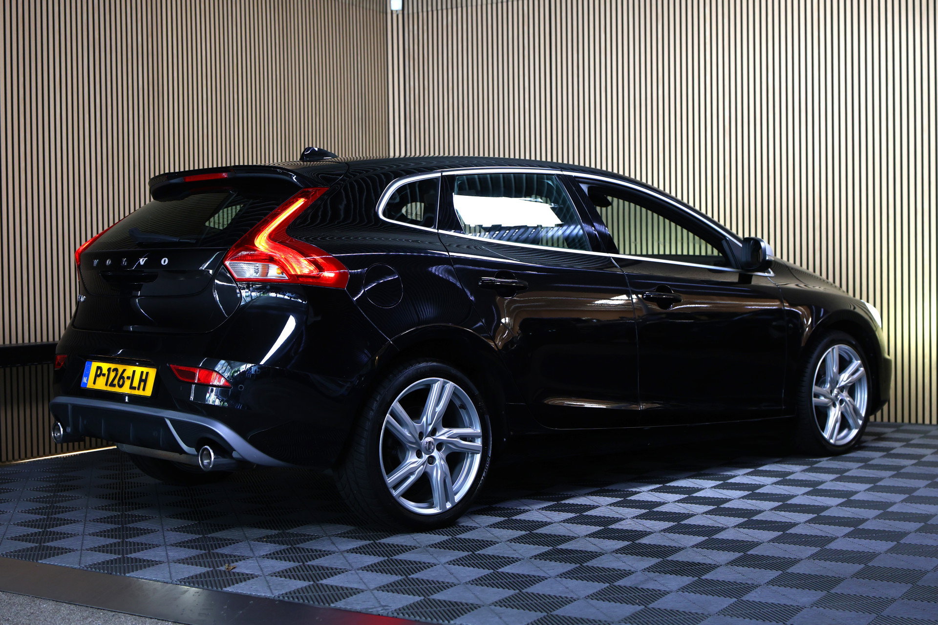 Volvo 2.0 T5 R-Design AVM NAVI CLIMA CRUISE PDC STOELVERWARMING "18 - foto 5