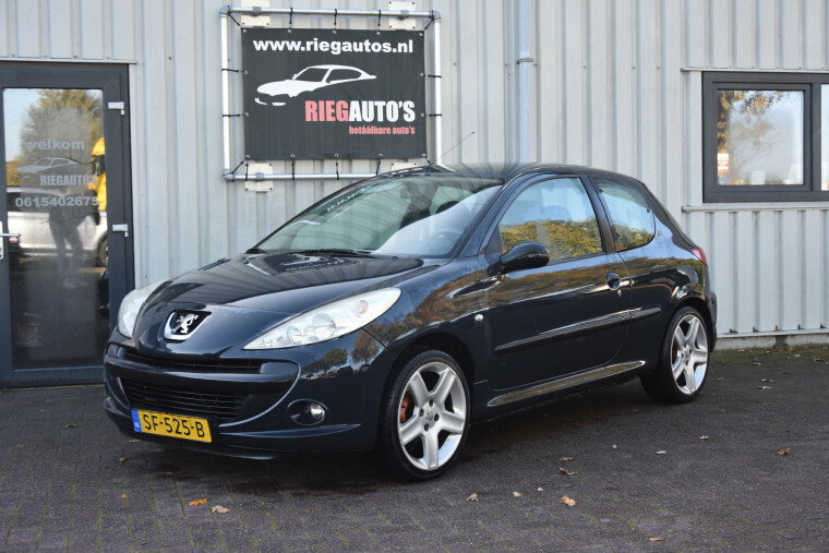 Foto van Peugeot 206+ 1.1 XR. Lichtmetalen RC wielen!!