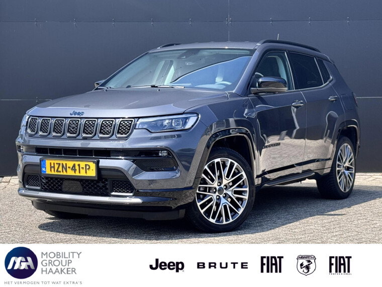 Foto van Jeep Compass 4xe 240 Plug-in Hybrid Electric Summit