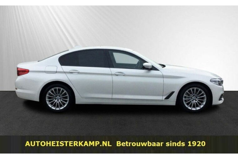 BMW 5 Serie 530d 265 PK Sport Line Head-Up Schuifdak ACC