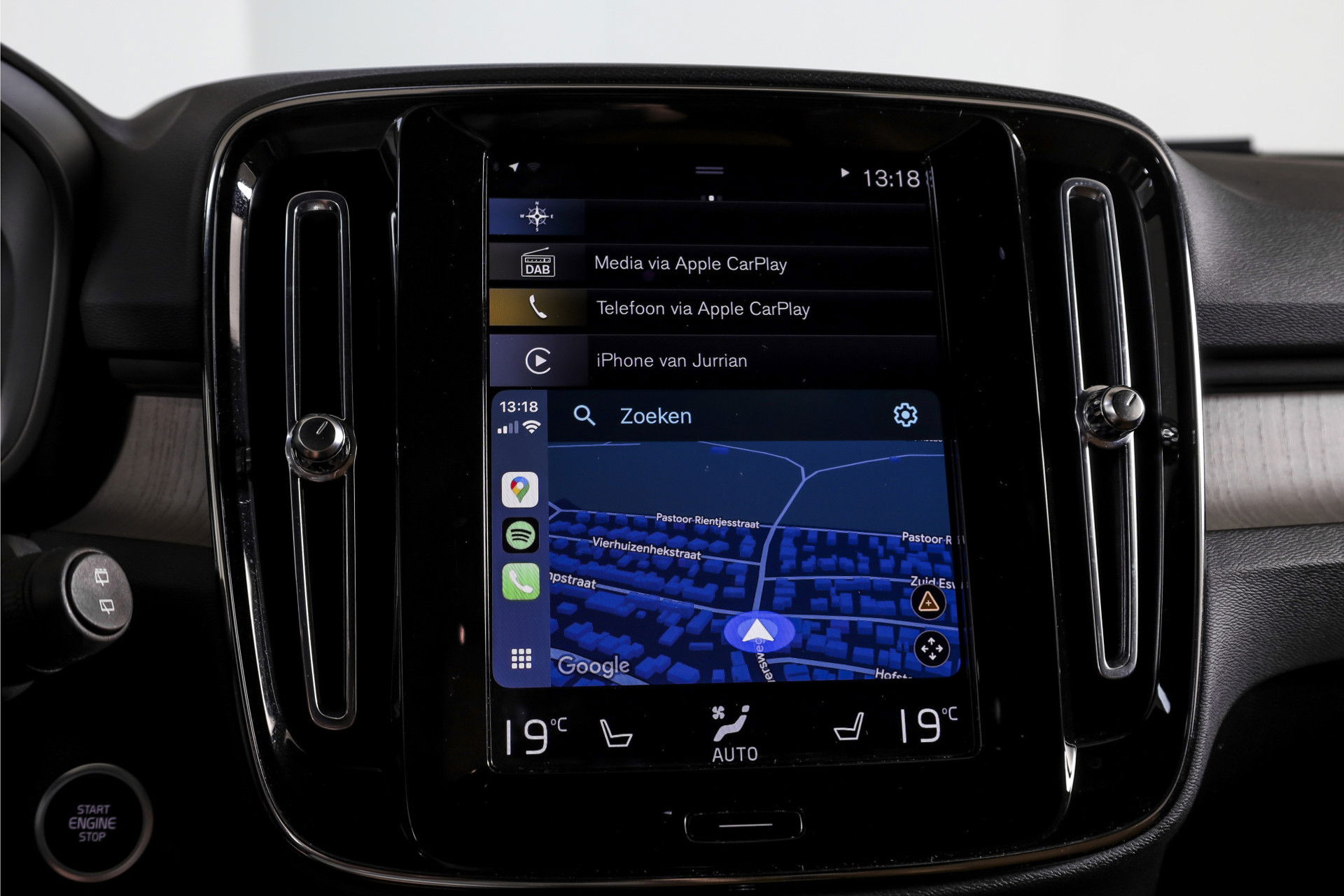 Volvo - XC40