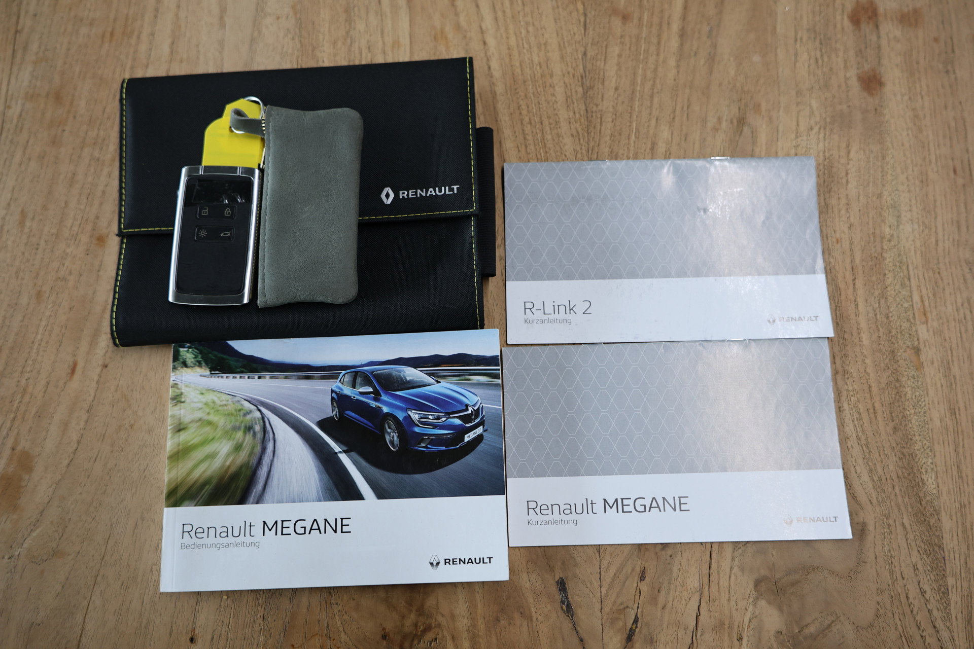 Renault 1.6 TCe GT AUT SPORT STOEL HEADUP NAV DHS STOELVW '18 - foto 10
