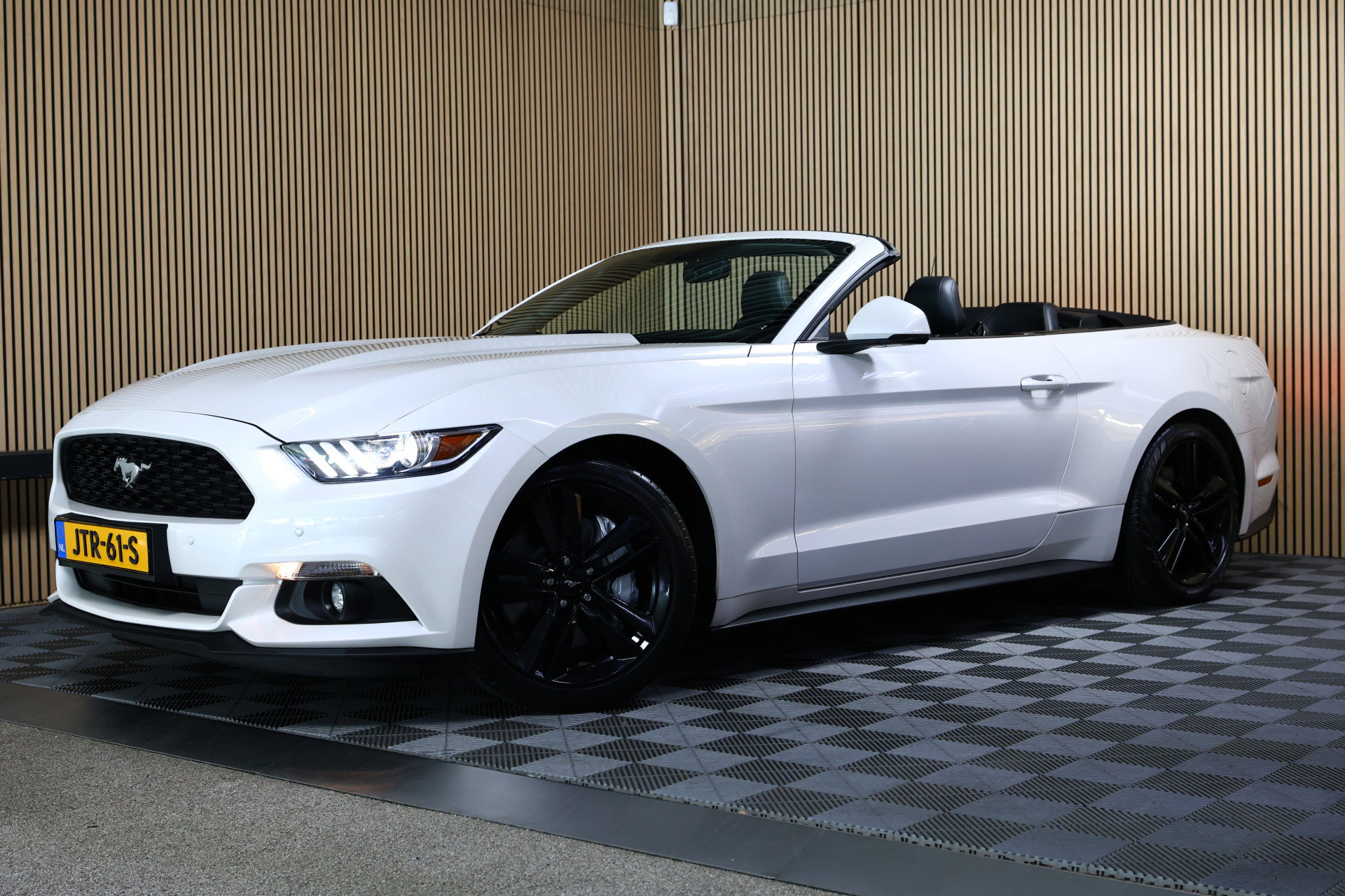 Ford Convertible 2.3 EcoBoost AVM NAVI CLIMA CAMERA KEYLSS PDC CRUISE LEDER SUBWH "19 - foto 8