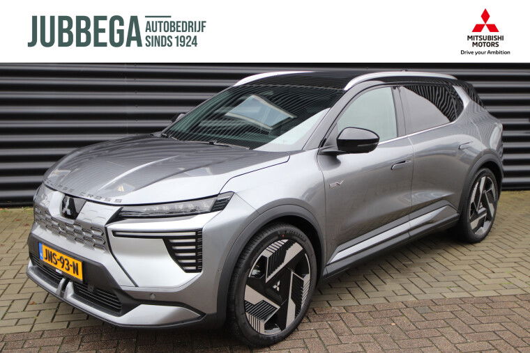Foto van Mitsubishi Eclipse Cross Instyle 87 kWh Zwart dak.