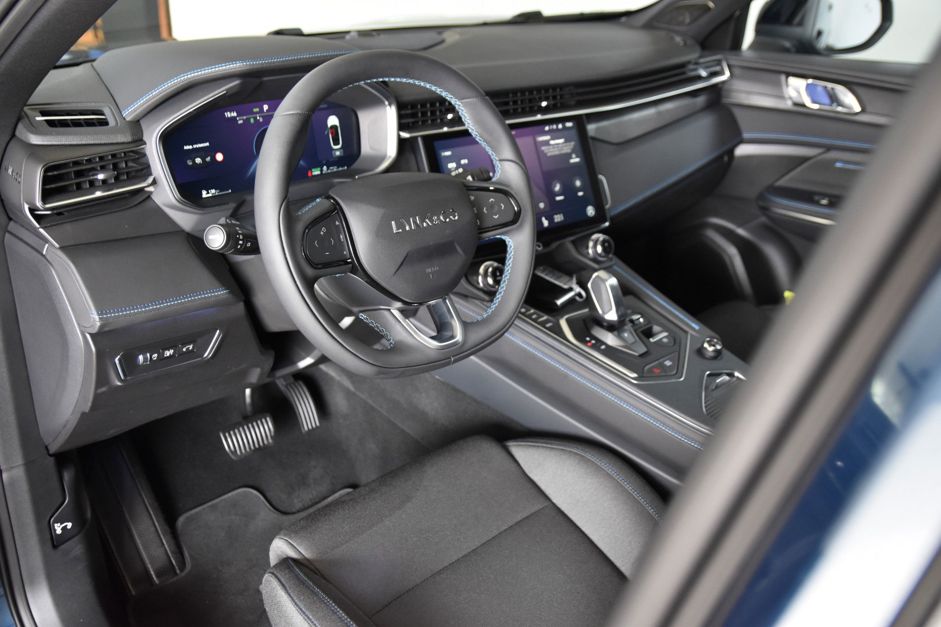 Lynk & Co - 01