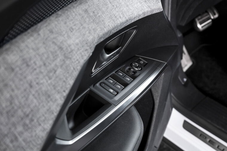 Peugeot - 3008