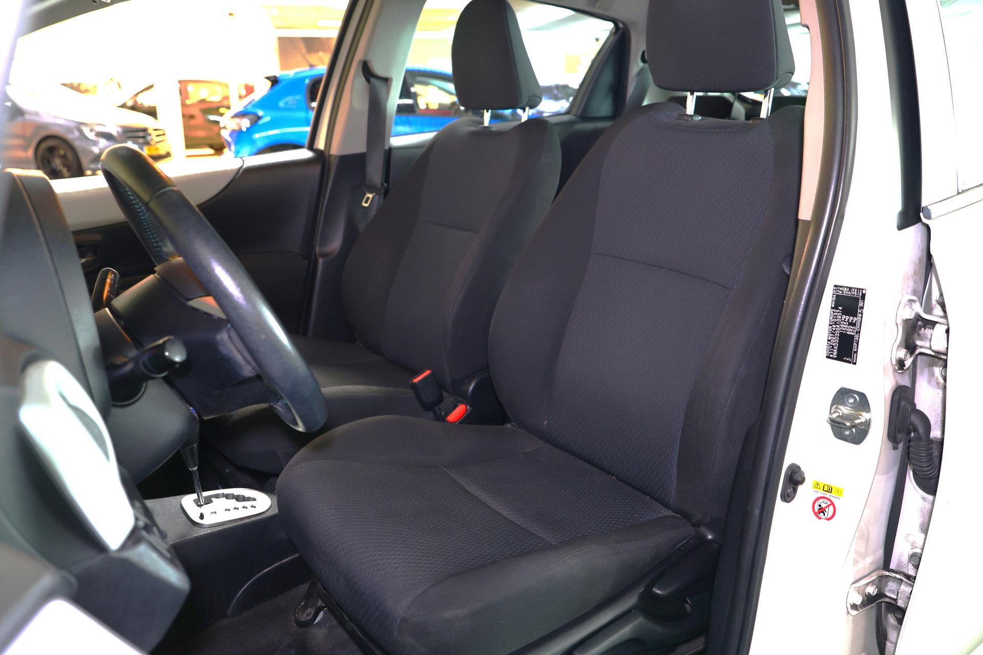 Toyota 1.5 Full Hybrid Comfort CLIMA RADIO AUTOMAAT "14 - foto 28