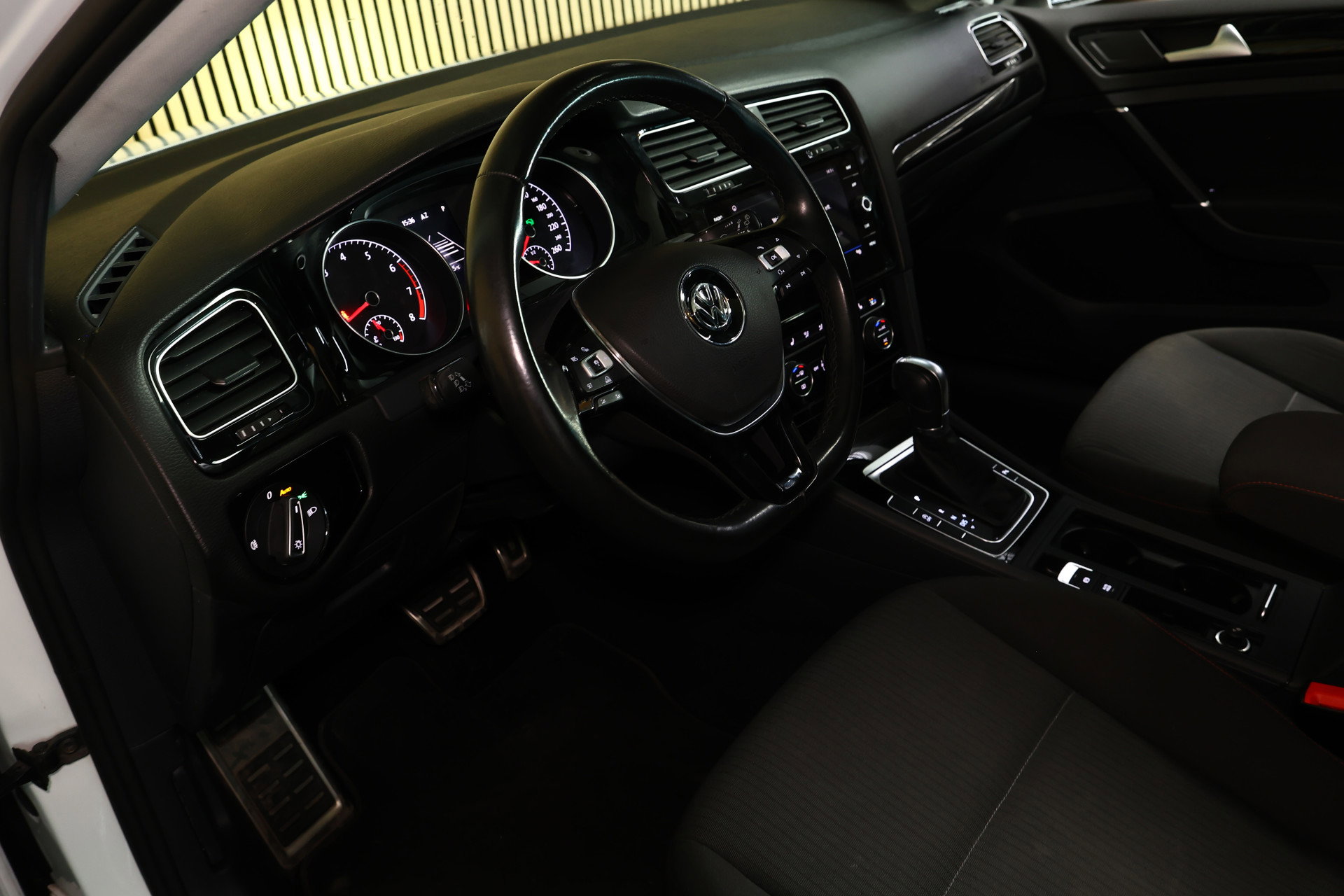 Volkswagen Variant 1.4 TSI Highline AUTOMAAT PANORAMADAK NAVI CARPLAY STOELVW "17 - foto 13