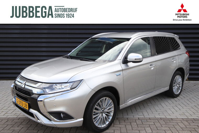 Foto van Mitsubishi Outlander 2.4 PHEV Pure +
