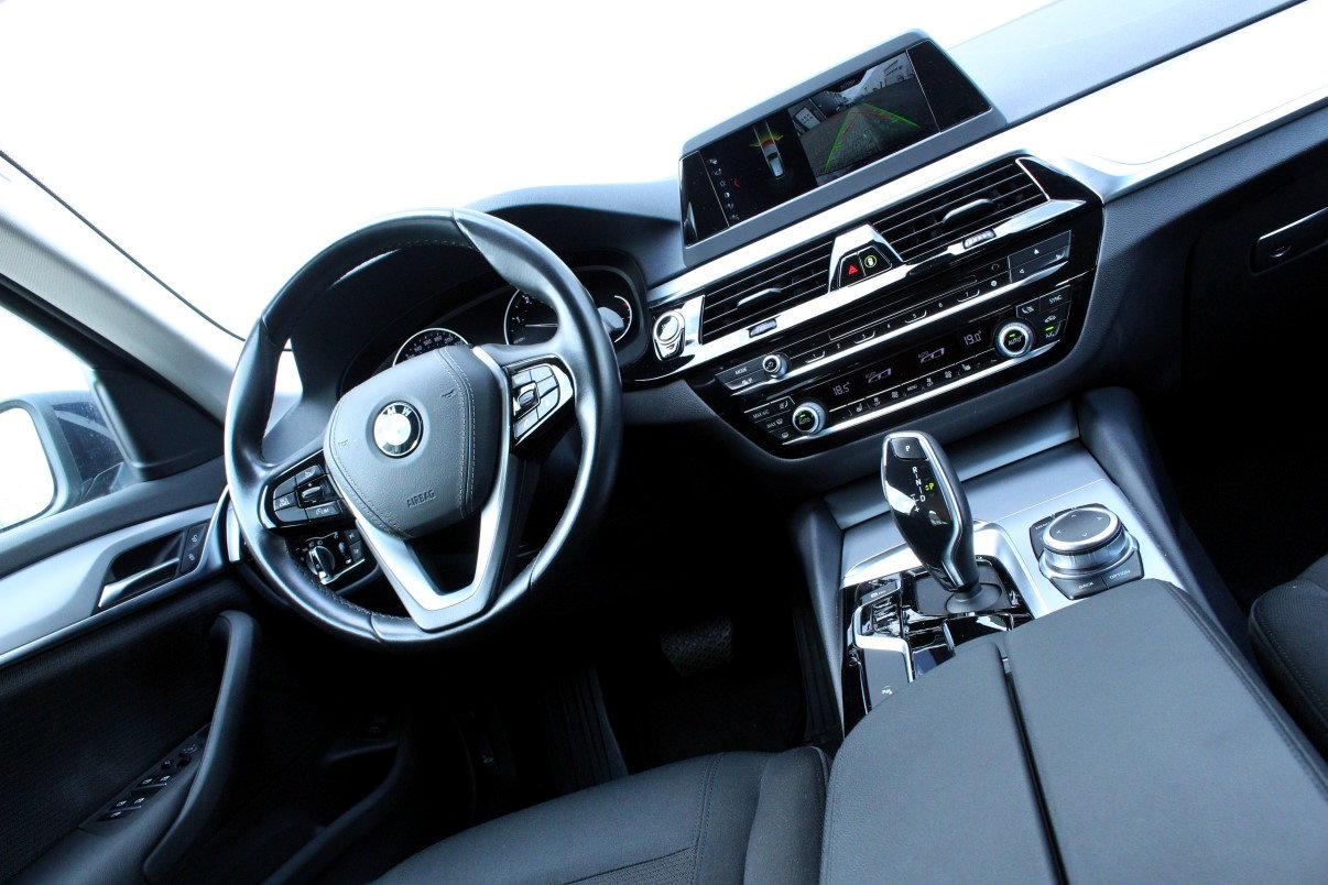 BMW Touring 520i Executive NAVI AVM LED STOELVW CAMERA LED '18 - foto 29