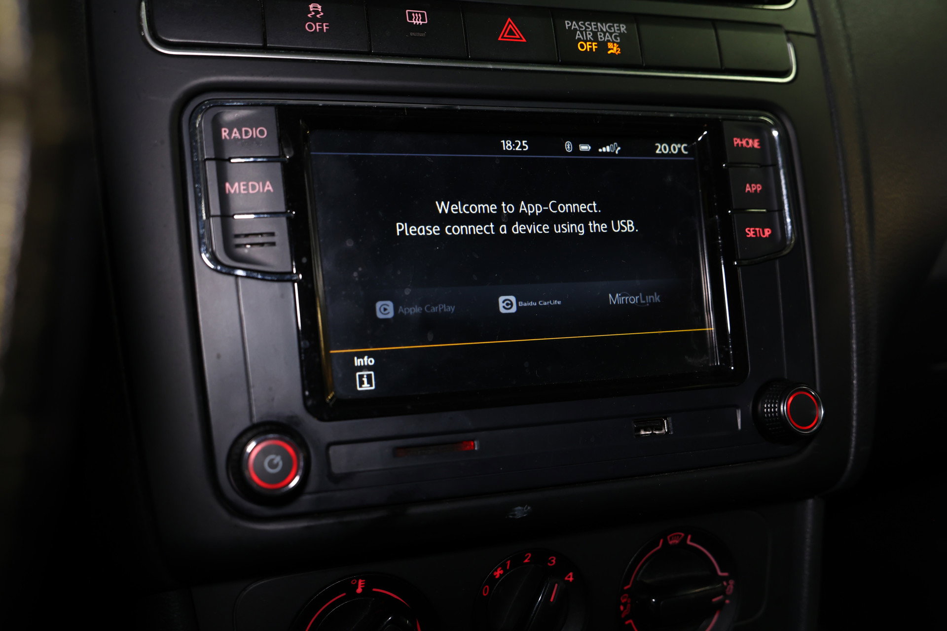 Volkswagen 1.2 comfortline AVM CARPLAY AIRCO BLUETOOTH AUX '11 - foto 15
