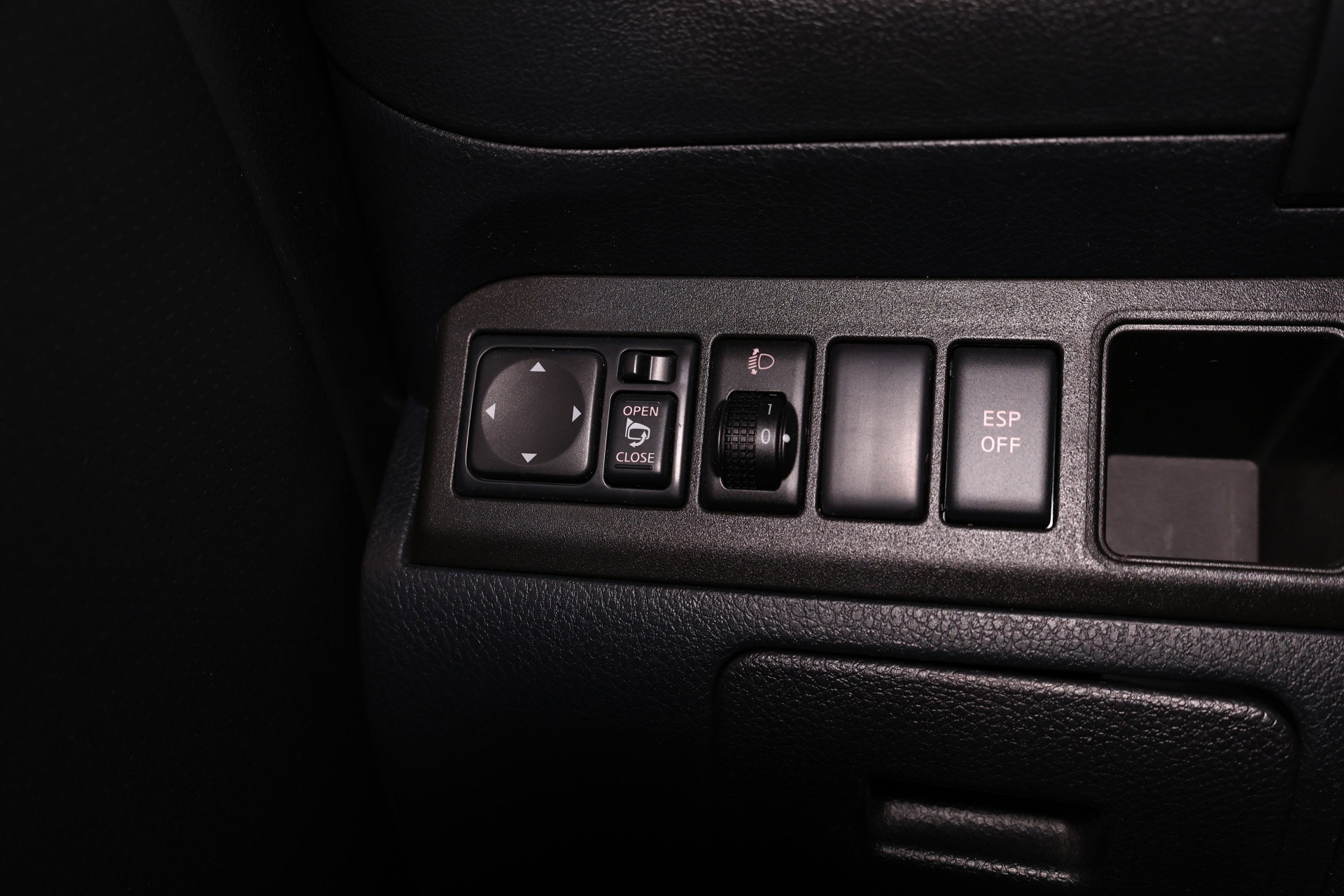 Nissan 1.6 Connect Edition AUTOM NAVI AIRCO CRUISE BT "12 - foto 11