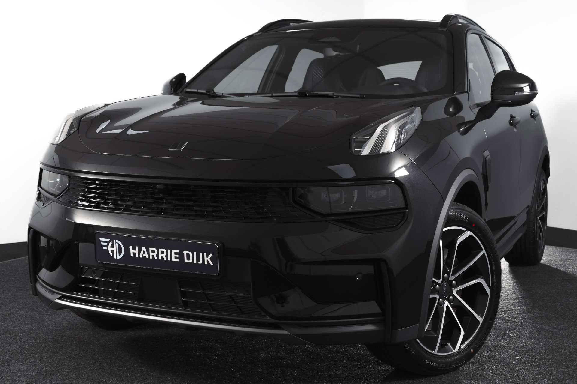 Lynk & Co - 01