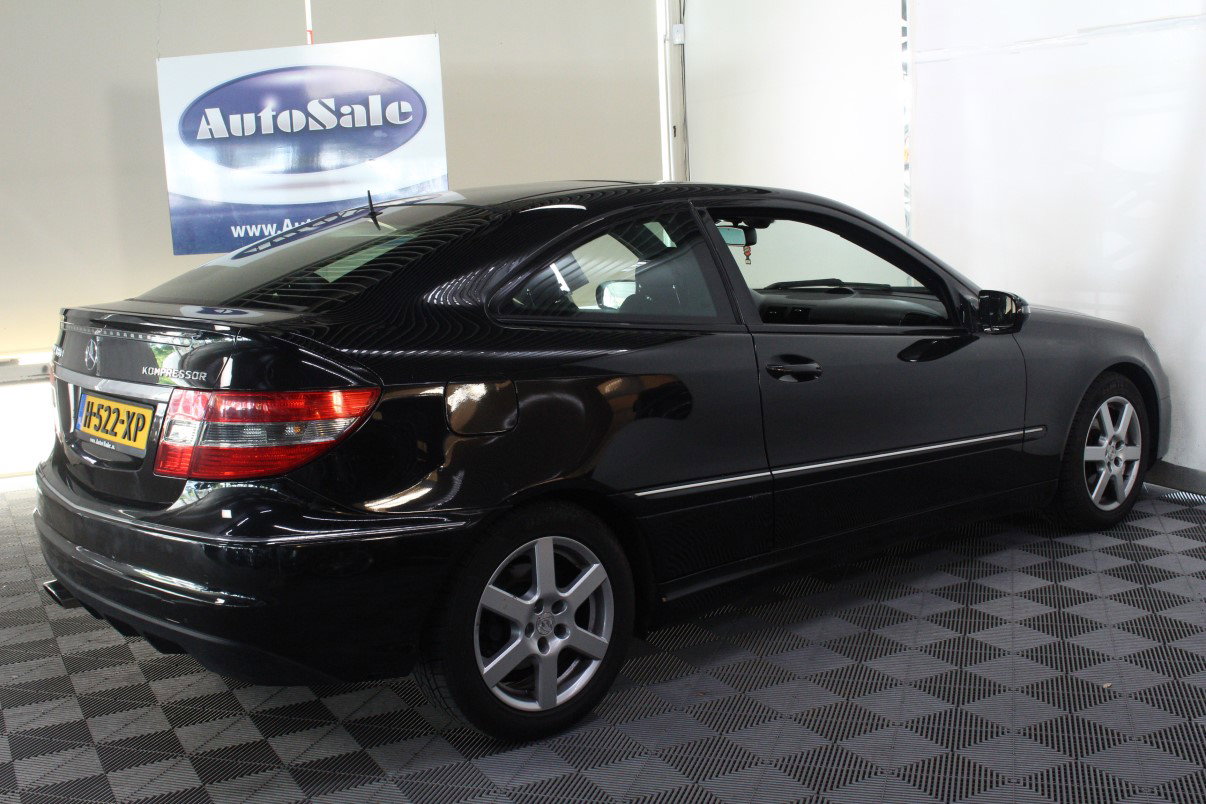 Mercedes-Benz 180 K. AUT XENON LEDER PANO BLEUT PDC '09 - foto 7