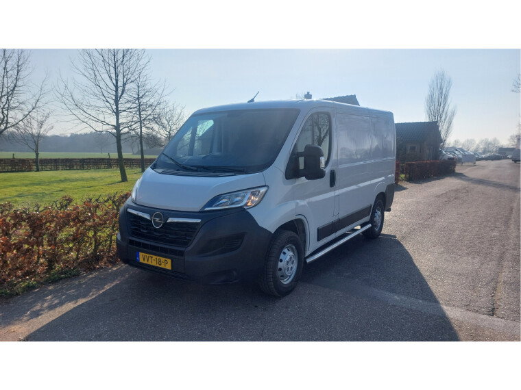 Foto van Opel Movano 2.2D 120 L1H1 3.3t