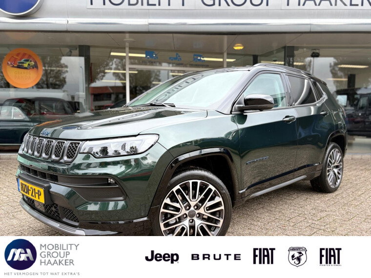 Foto van Jeep Compass 4xe 240 Plug-in Hybrid Electric Summit