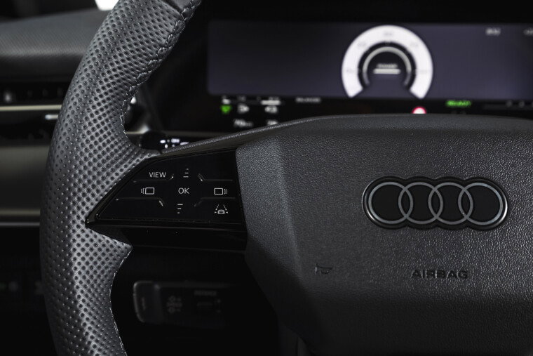 Audi - Q3