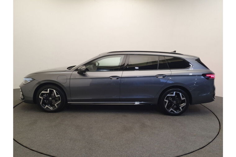 Volkswagen Passat Variant 1.5 eHybrid 272pk DSG/AUT R-Line Wegklapbare trekhaak, Harman/Kardon, Leder