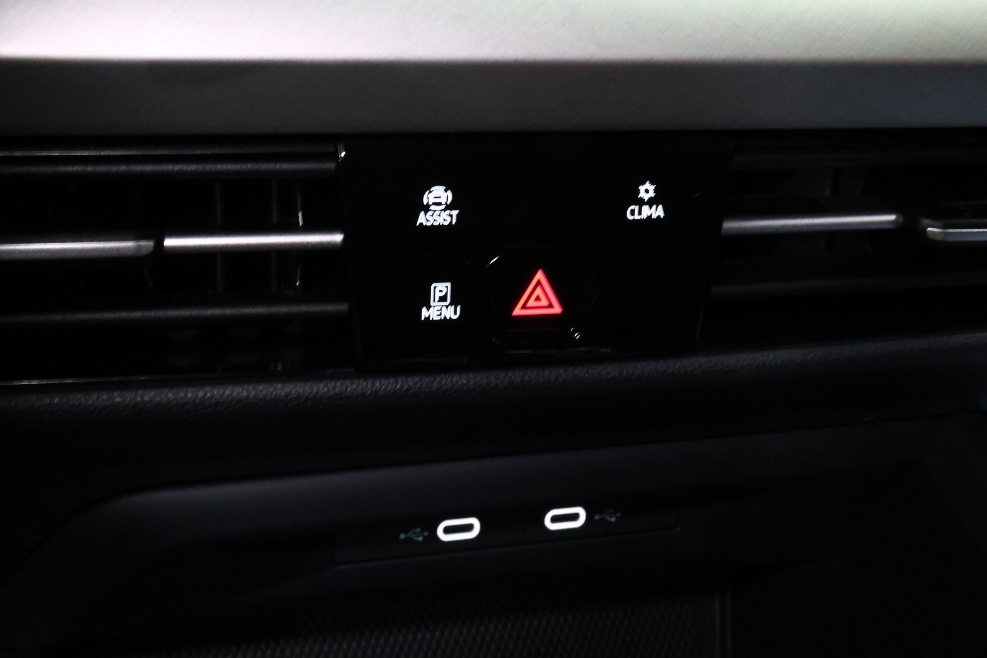 Volkswagen R line 1.0 eTsi AVM ACC CARPLAY CAMERA PDC '24 - foto 26
