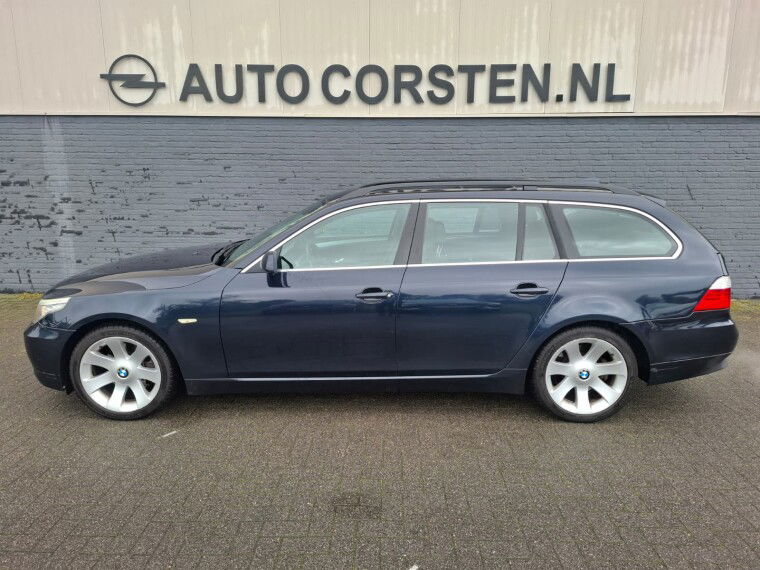 Foto van BMW 5 Serie Touring ** Gereserveerd ** 525i 218PK Automaat Executive Leder + Memory Schuif/kanteldak Navi Ecc Cruise Control Panoramadak