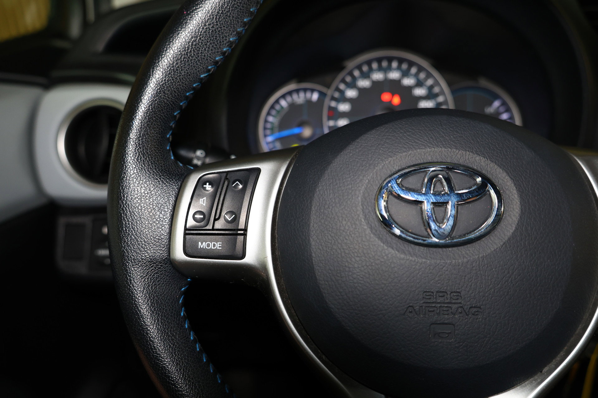 Toyota 1.5 Full Hybrid Comfort CLIMA RADIO AUTOMAAT "14 - foto 13