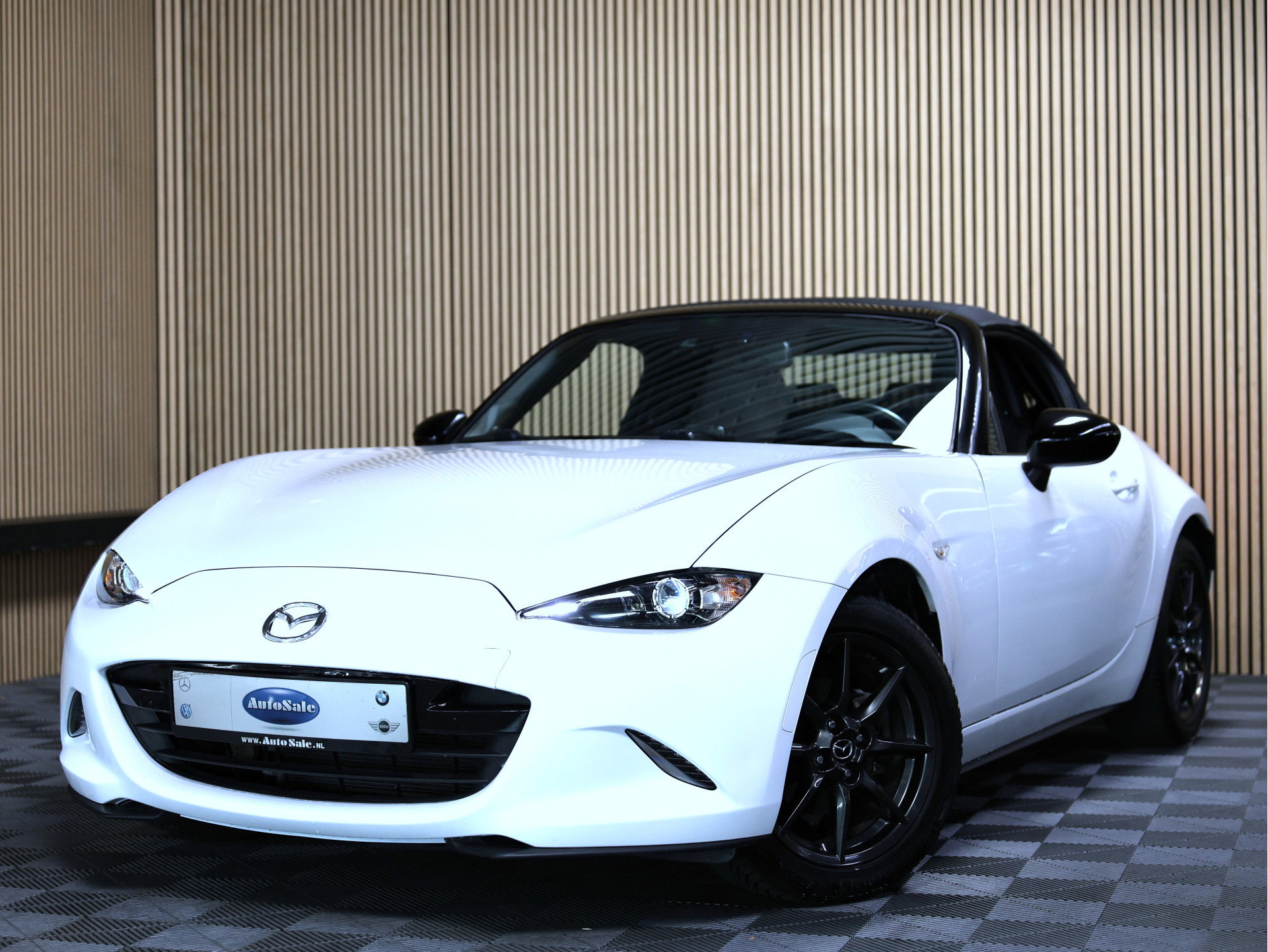 Mazda 1.5 SkyActiv-G 131 GT-M BOSE LEDER NAVI KEYLESS CRUISE BT "16 - foto 1