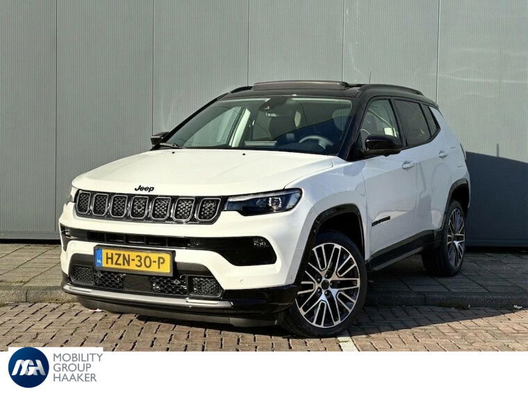 Foto van Jeep Compass 4xe 240 Plug-in Hybrid Electric Summit