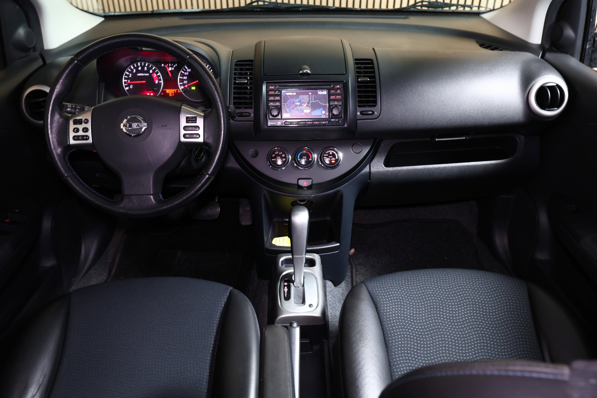 Nissan 1.6 Connect Edition AUTOM NAVI AIRCO CRUISE BT "12 - foto 2