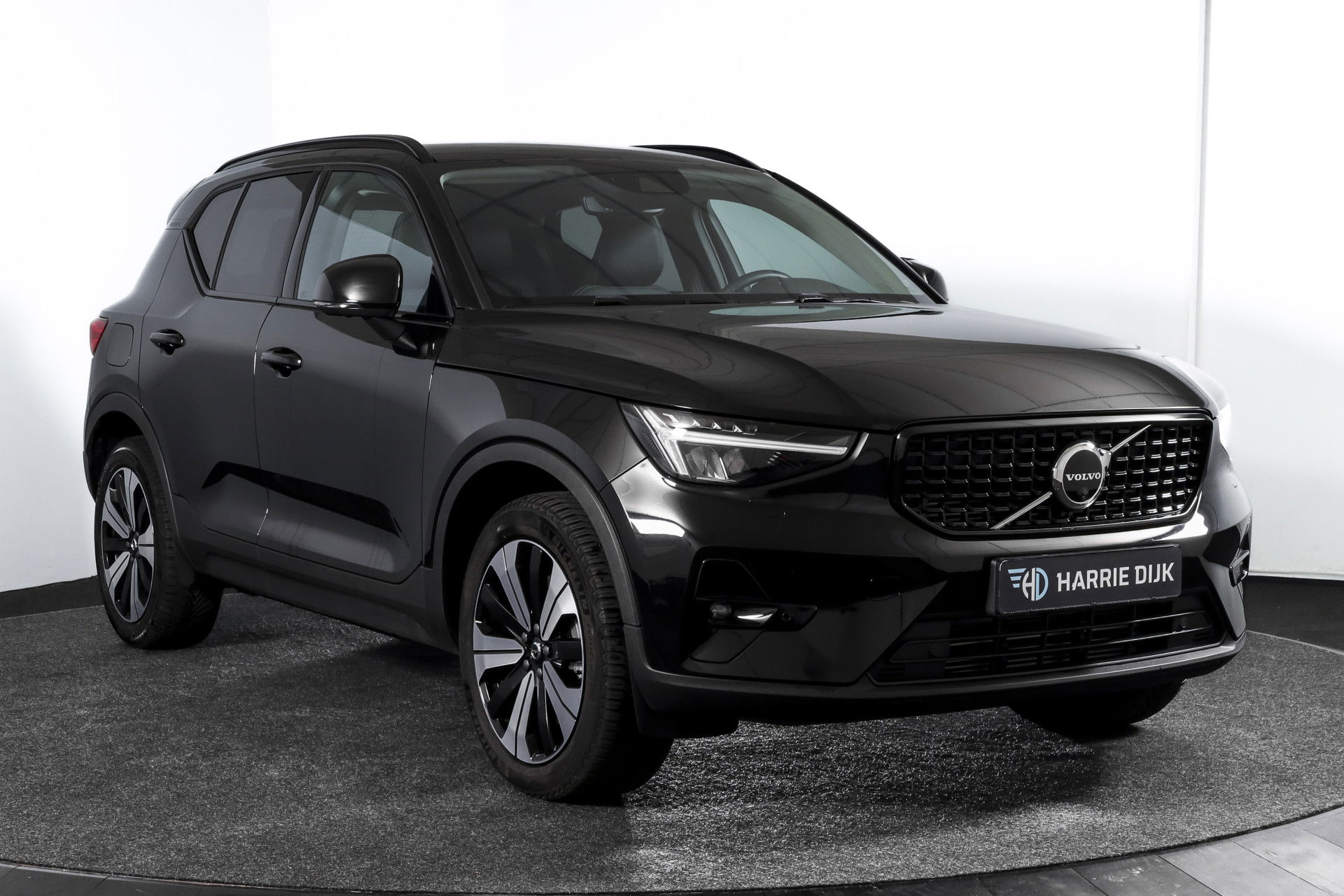 Volvo - XC40