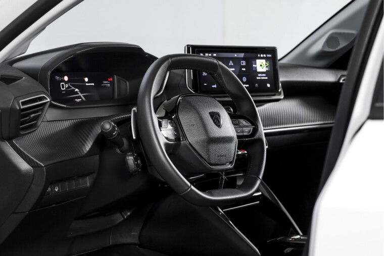 Peugeot - 208