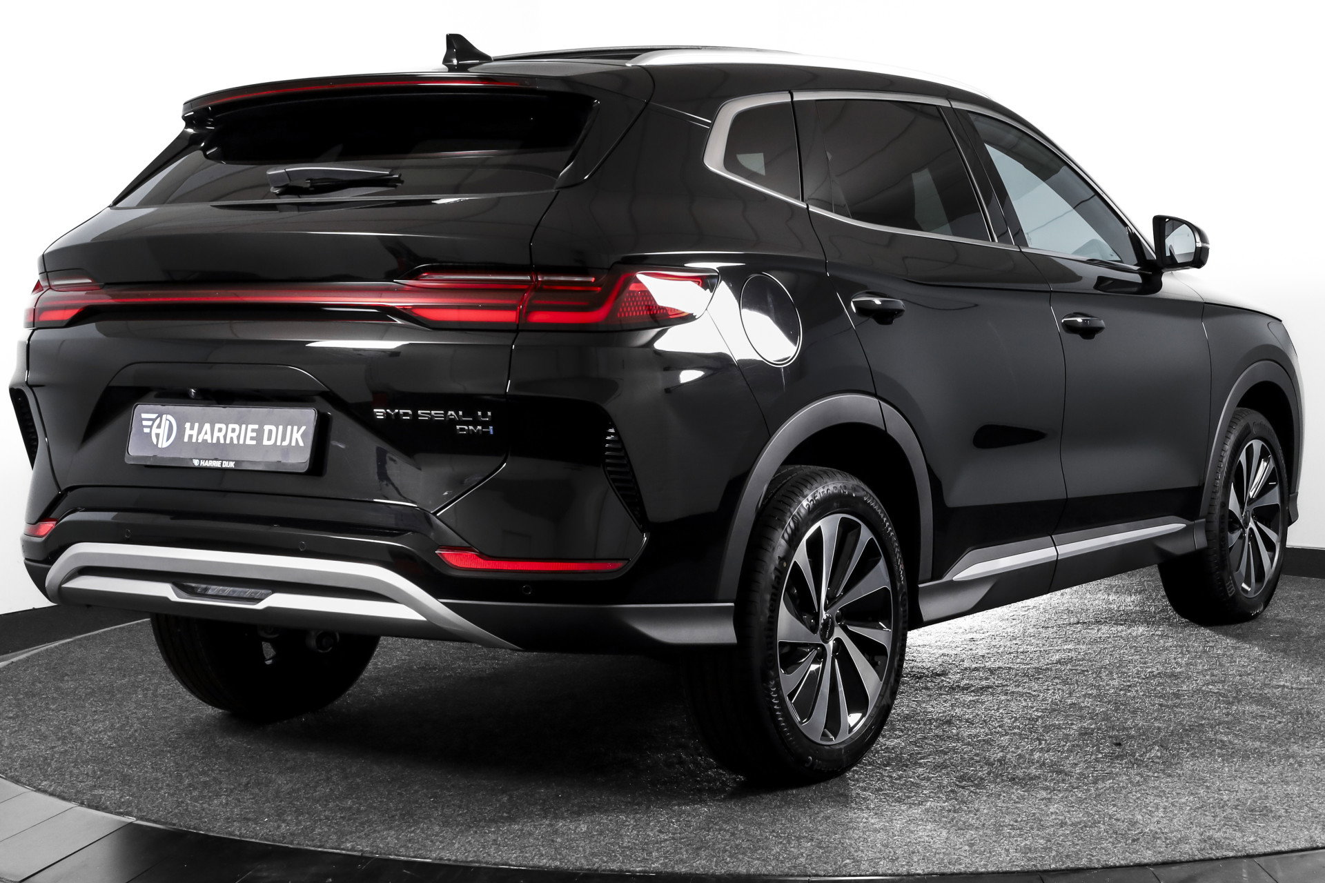BYD - SEAL U