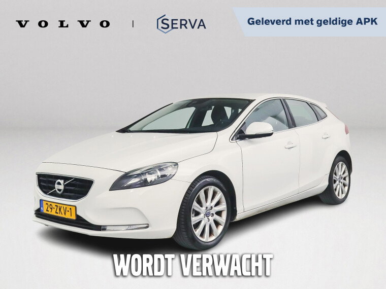 Foto van Volvo V40 T4 Momentum | Trekhaak | Parkeercamera