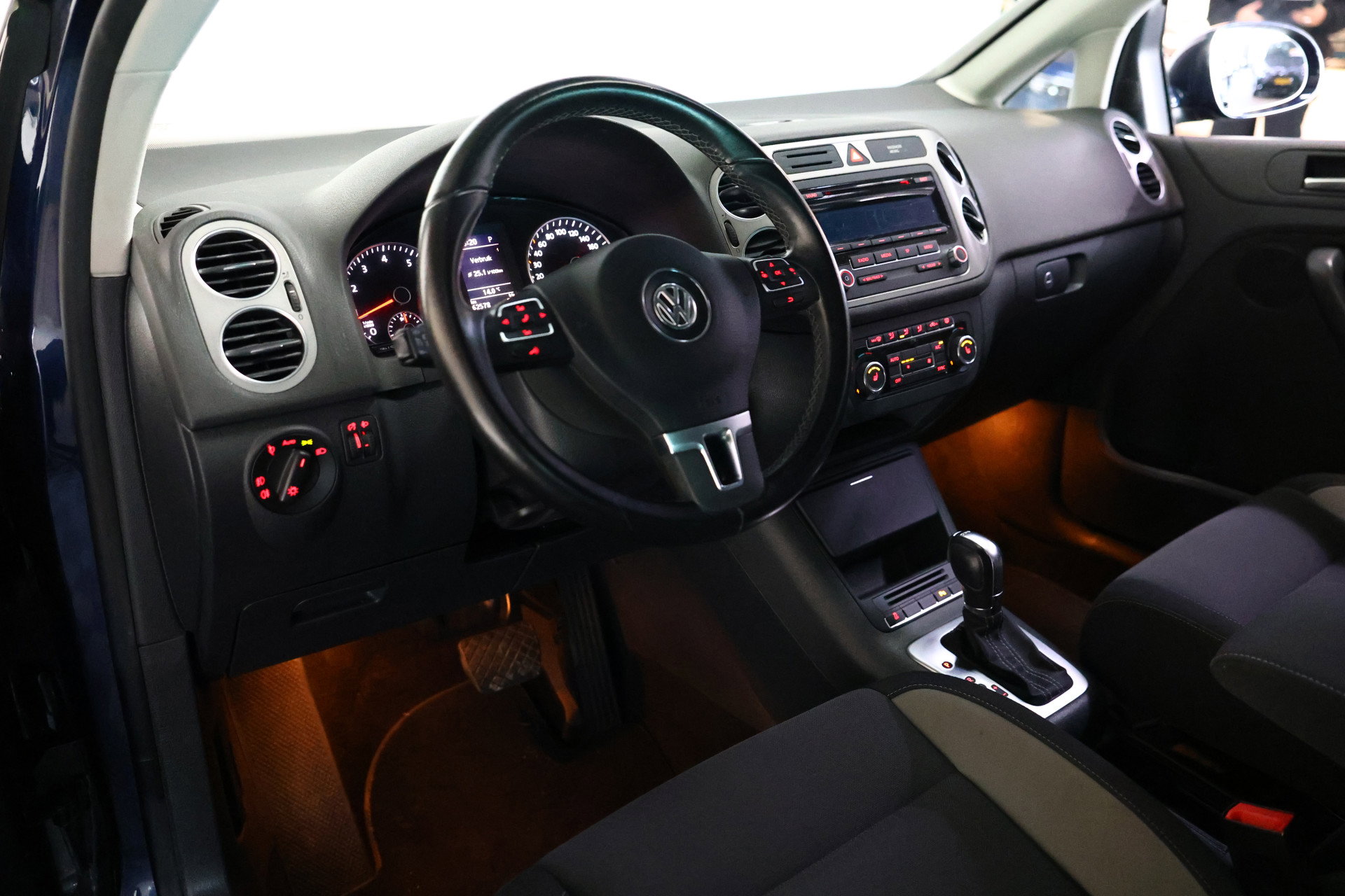 Volkswagen 1.4 TSI Highline DSG 62000 km AIROC PDC CRUISE STOELVW '13 - foto 18
