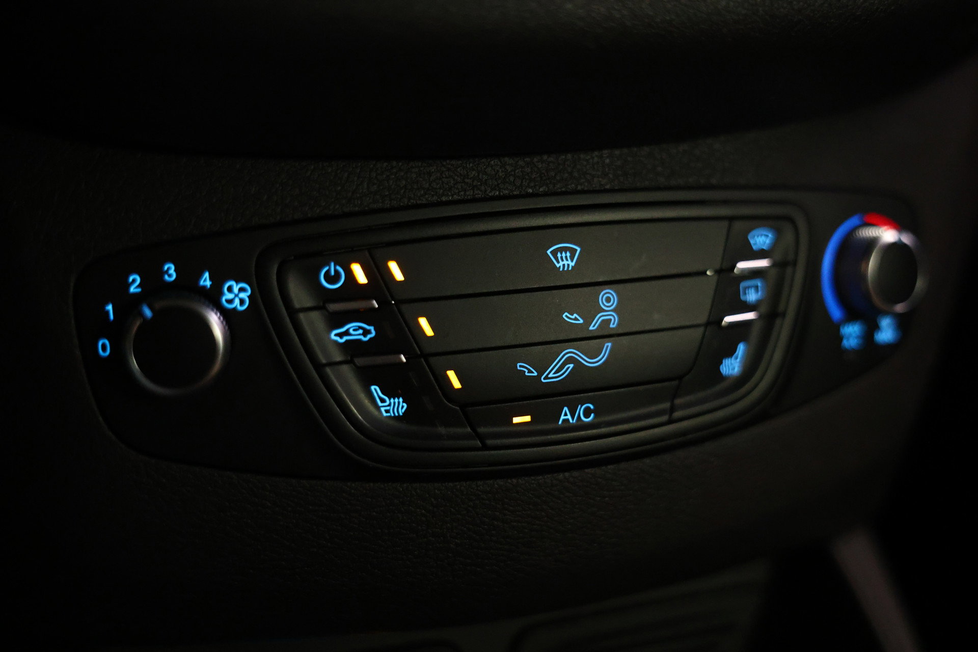 Ford 1.0 Titanium AIRCO CRUISE PDC BT STOELVW '17 - foto 20