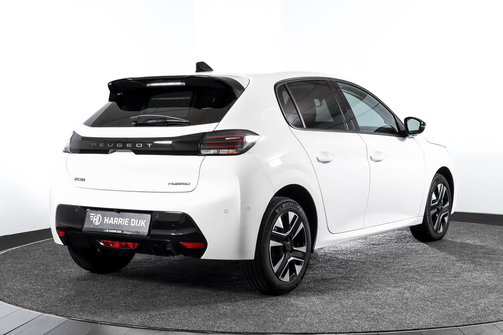 Peugeot - 208