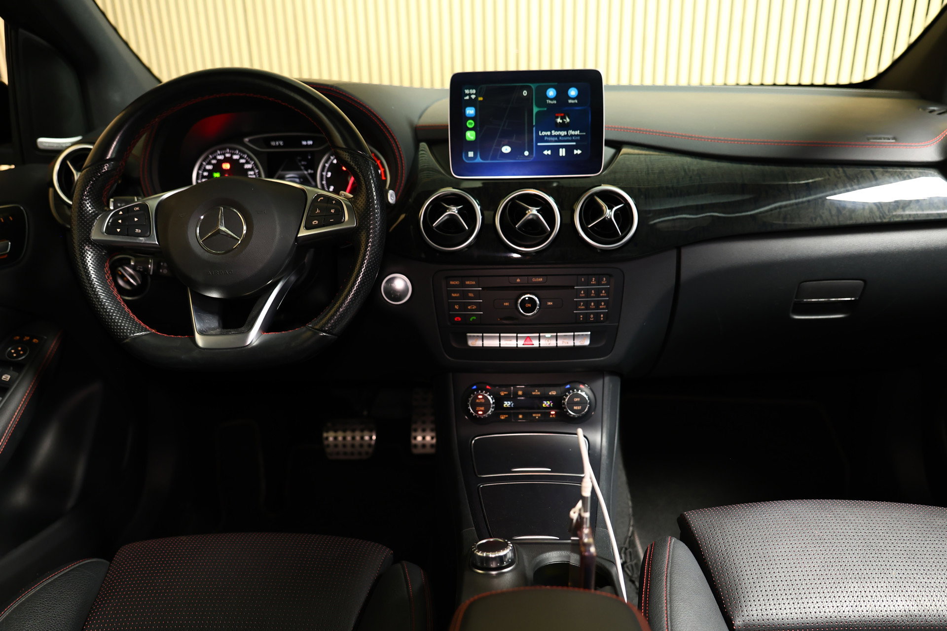 Mercedes-Benz 250 AMG 4Matic Automaat B 250 PANO H/K CARPLAY LEDER MEMORY '16 - foto 2